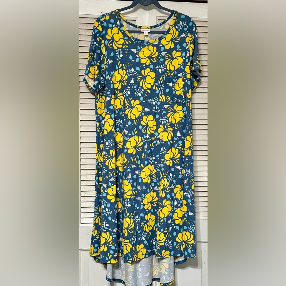 Blue Patterned Carly - Size 3X - New (washed but not worn) - No tags - No flaws